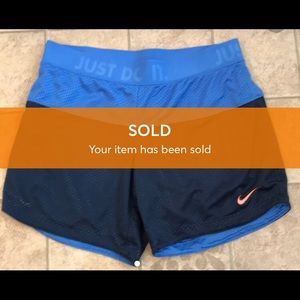 Nike Women’s Reversible Shorts Size Small